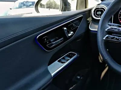 Vendo Mercedes-Benz GLC 400 2024 - 69990 EUR, 25400 km - AUTO.MOTO.pt