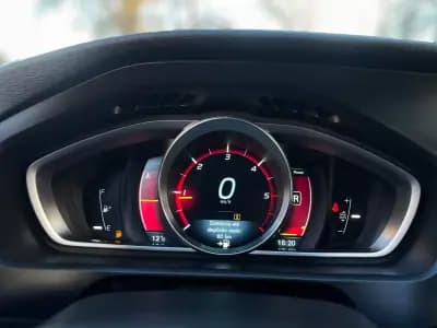 Vendo Volvo V40 2013 - 10490 EUR, 224000 km - AUTO.MOTO.pt