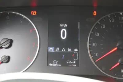 Vendo Renault Clio 2022 - 14750 EUR, 96500 km - AUTO.MOTO.pt