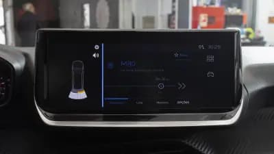 Vendo Peugeot 208 2024 - 16450 EUR, 29000 km - AUTO.MOTO.pt