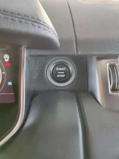 Vendo Land Rover Range Rover Sport 2018 - 42990 EUR, 159000 km - AUTO.MOTO.pt