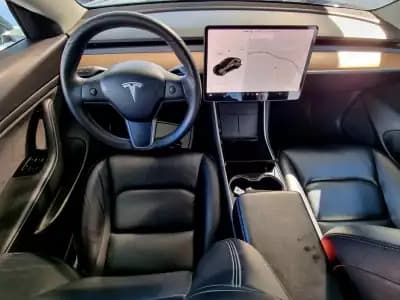 Vendo Tesla Model 3 2020 - 22900 EUR, 123000 km - AUTO.MOTO.pt