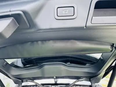 Sell Land Rover Range Rover Velar 2018 - 59999 EUR, 190000 km - AUTO.MOTO.pt