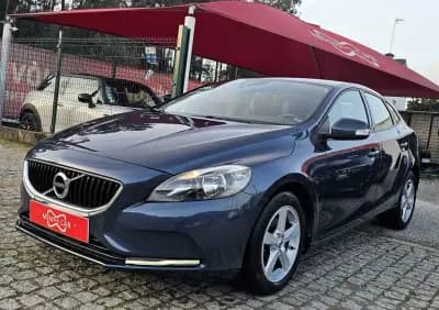 Sell Volvo V40 2016 - 16500 EUR, 79000 km - AUTO.MOTO.pt