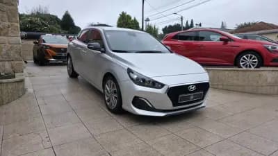 Vendo Hyundai i30 Fastback 2019 - 16500 EUR, 65000 km - AUTO.MOTO.pt