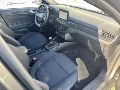 Vendo Ford Focus 2018 - 16750 EUR, 130000 km - AUTO.MOTO.pt