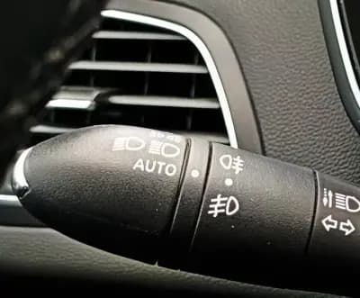 Vendo Renault Mégane 2020 - 18990 EUR, 82646 km - AUTO.MOTO.pt