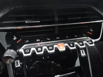 Sell Peugeot e-208 2021 - 18500 EUR, 46000 km - AUTO.MOTO.pt