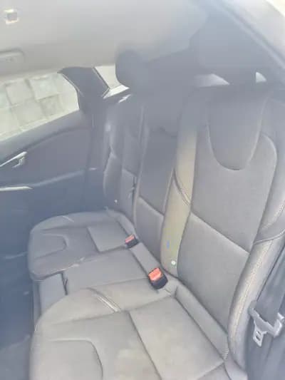 Vendo Volvo V40 Cross Country 2015 - 13900 EUR, 162000 km - AUTO.MOTO.pt