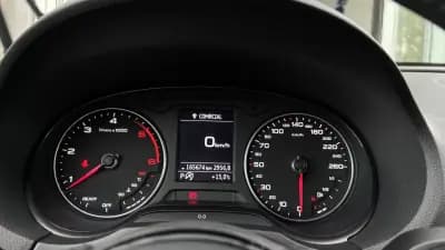 Vendo Audi A3 Sportback 2017 - 18999 EUR, 165021 km - AUTO.MOTO.pt