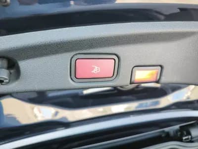 Sell Mercedes-Benz E 220 2018 - 39950 EUR, 113634 km - AUTO.MOTO.pt