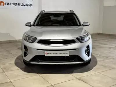 Vendo Kia Stonic 2025 - 21250 EUR, 54 km - AUTO.MOTO.pt