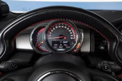 Vendo MINI 2021 - 32000 EUR, 54827 km - AUTO.MOTO.pt