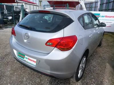 Vendo Opel Astra 2010 - 5450 EUR, 144431 km - AUTO.MOTO.pt