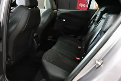 Vendo Peugeot 2008 2021 - 23900 EUR, 30000 km - AUTO.MOTO.pt