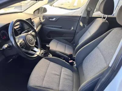 Vendo Kia Stonic 2023 - 15500 EUR, 91000 km - AUTO.MOTO.pt