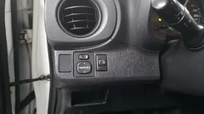 Vendo Toyota Yaris 2012 - 8490 EUR, 154000 km - AUTO.MOTO.pt