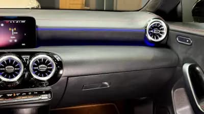 Vendo Mercedes-Benz CLA 180 2023 - 34970 EUR, 70000 km - AUTO.MOTO.pt