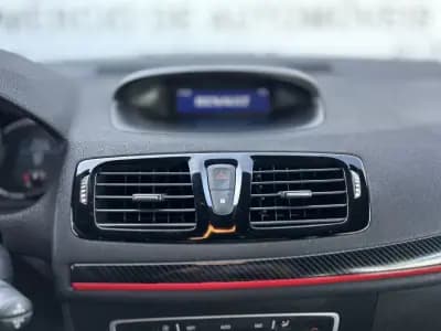 Vendo Renault Mégane Coupe 2013 - 24500 EUR, 105200 km - AUTO.MOTO.pt