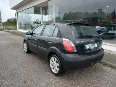 Sell Kia Rio 2009 - 3900 EUR, 344000 km - AUTO.MOTO.pt