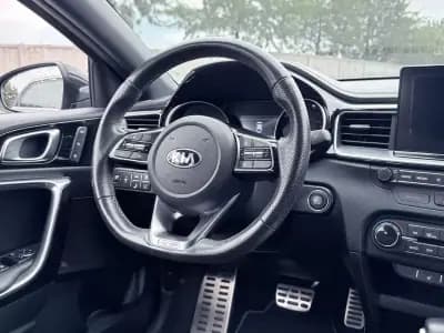 Vendo Kia ProCeed 2019 - 22490 EUR, 127000 km - AUTO.MOTO.pt