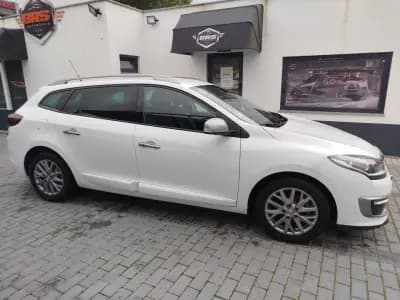 Vendo Renault Mégane Sport Tourer 2015 - 11750 EUR, 143765 km - AUTO.MOTO.pt