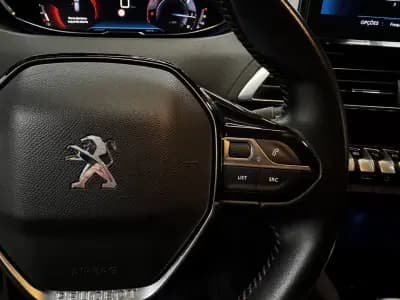 Vendo Peugeot 3008 2021 - 19990 EUR, 107500 km - AUTO.MOTO.pt