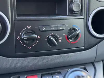 Sell Peugeot Partner 2014 - 9250 EUR, 190000 km - AUTO.MOTO.pt