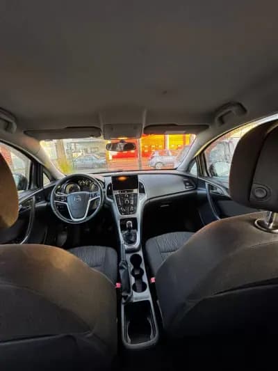 Sell Opel Astra Sports Tourer 2015 - 8999 EUR, 276000 km - AUTO.MOTO.pt