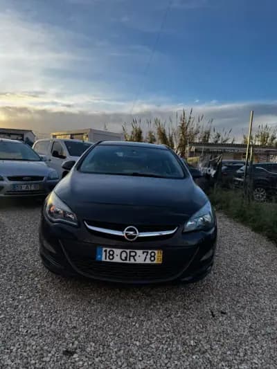 Sell Opel Astra Sports Tourer 2015 - 8999 EUR, 276000 km - AUTO.MOTO.pt