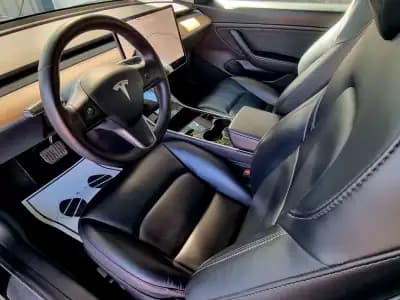 Vendo Tesla Model 3 2020 - 22900 EUR, 123000 km - AUTO.MOTO.pt