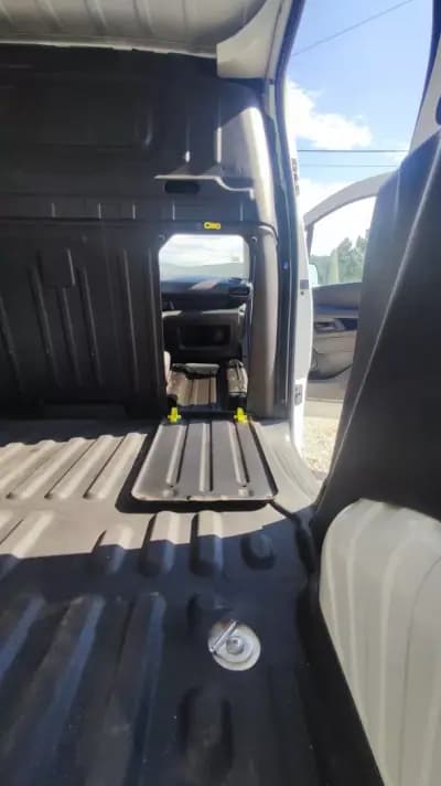 Sell Peugeot Partner 2021 - 12499 EUR, 217978 km - AUTO.MOTO.pt