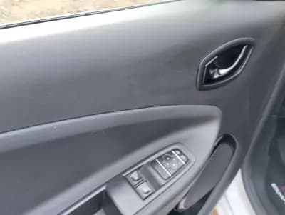 Vendo Renault Zoe 2020 - 12950 EUR, 110000 km - AUTO.MOTO.pt
