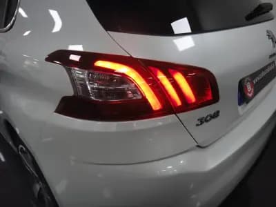 Sell Peugeot 308 2016 - 10900 EUR, 136000 km - AUTO.MOTO.pt