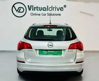 Vendo Opel Astra Sports Tourer 2011 - 6250 EUR, 235000 km - AUTO.MOTO.pt