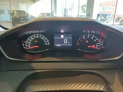 Sell Peugeot 208 2025 - 20000 EUR, 9870 km - AUTO.MOTO.pt