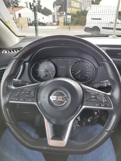 Vendo Nissan Qashqai 2019 - 19900 EUR, 129702 km - AUTO.MOTO.pt