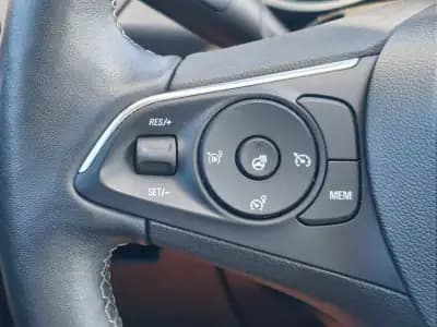 Sell Opel Grandland X 2020 - 17990 EUR, 65073 km - AUTO.MOTO.pt