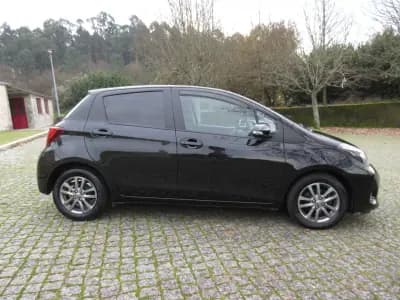 Vendo Toyota Yaris 2016 - 12990 EUR, 151000 km - AUTO.MOTO.pt